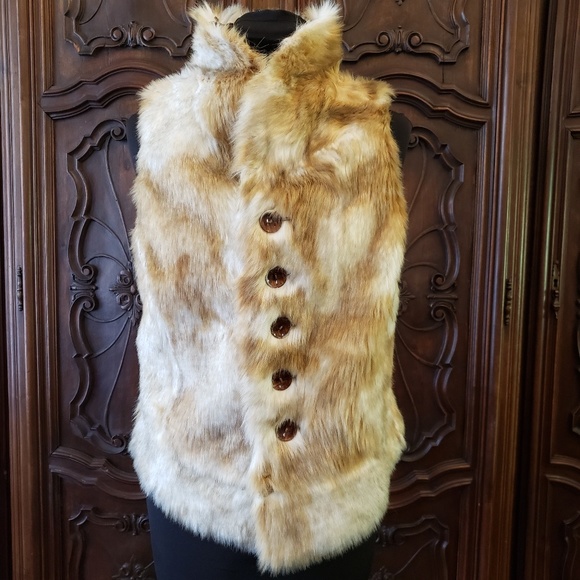 Suede & Faux Fur Reversible Woman's Vest. - Picture 2 of 8